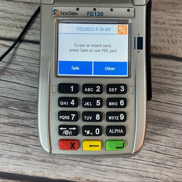 First Data FD 130 Credit Card Terminal Power Supply and Cable Included FD130. - Picture 6 of 8
